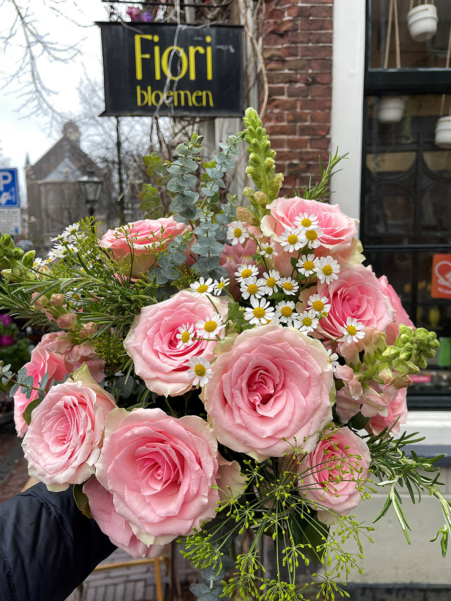 Decofresh Rose Tango at Fiori Bloemen