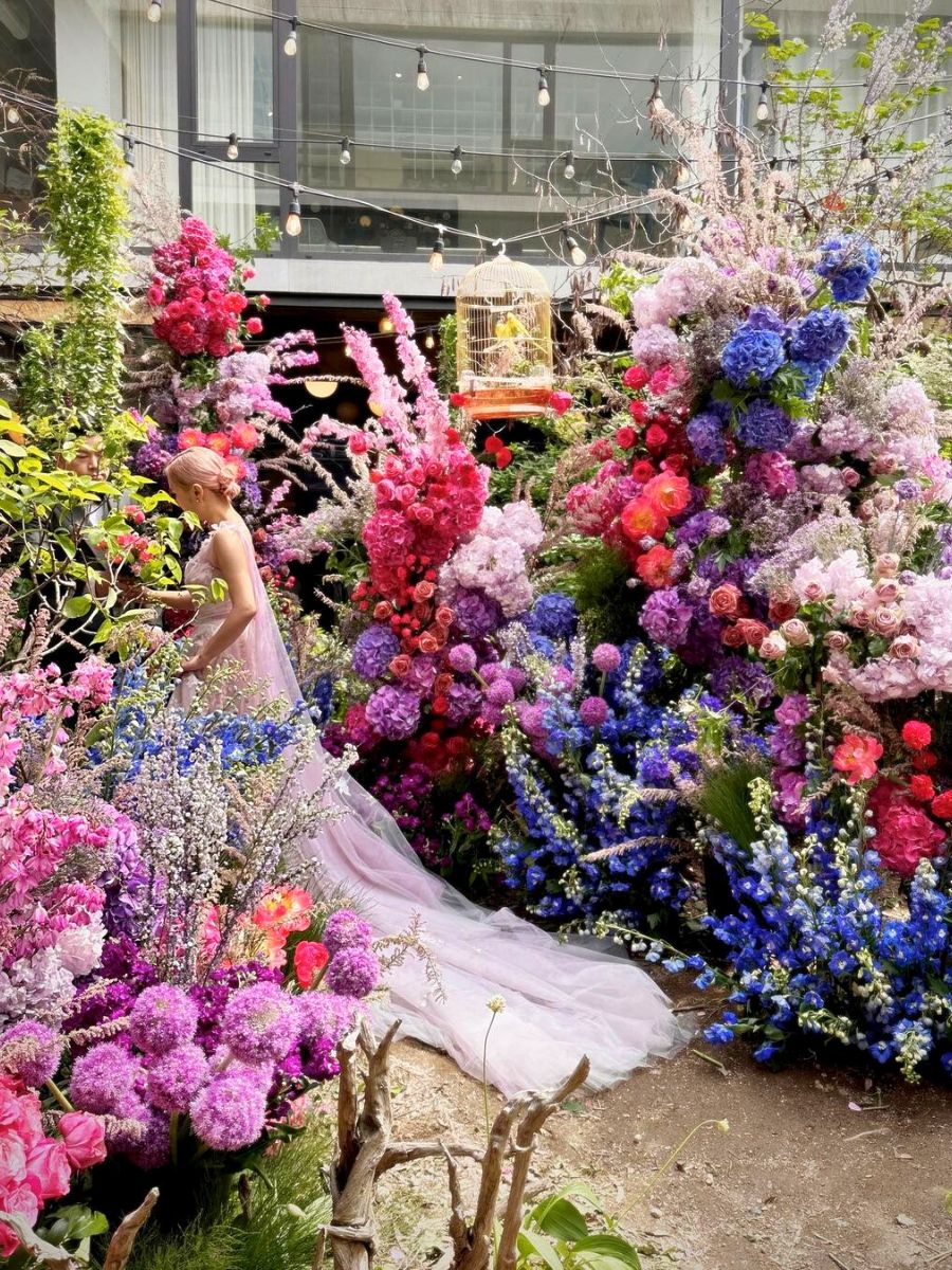 Out of this world colorful flower decoration at wedding