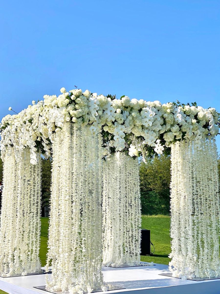 White flower altar for wedding