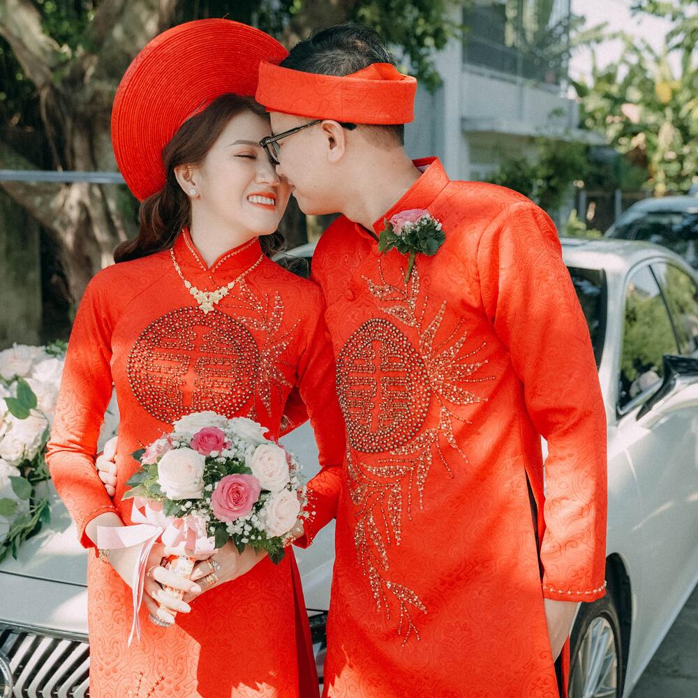 Couple with amazing flowers