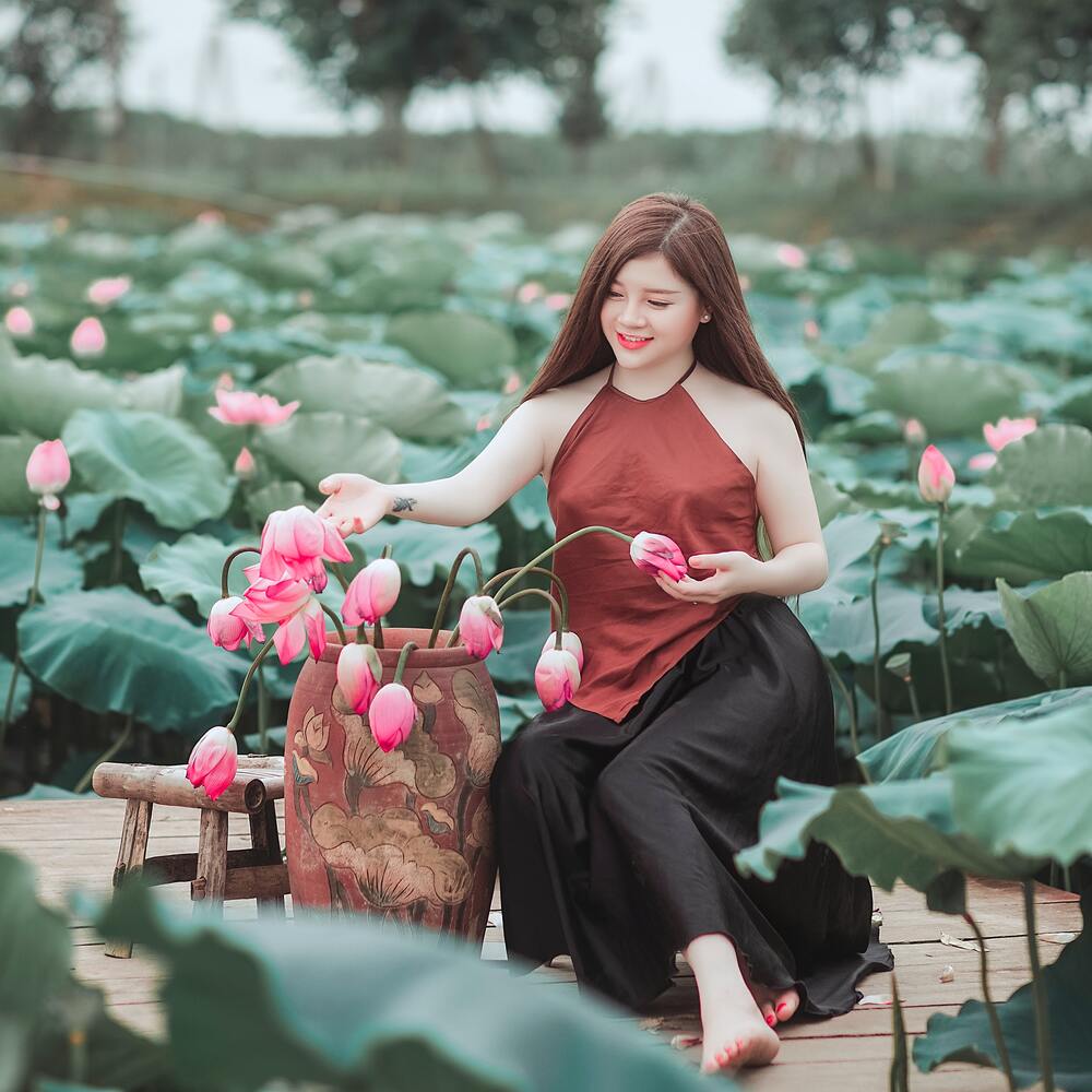 lady with bunch of flowers 