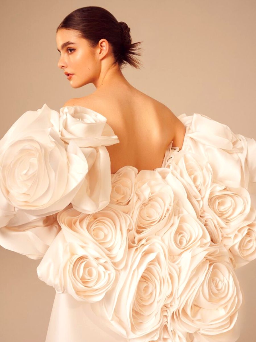 Back of the dress with white rose design