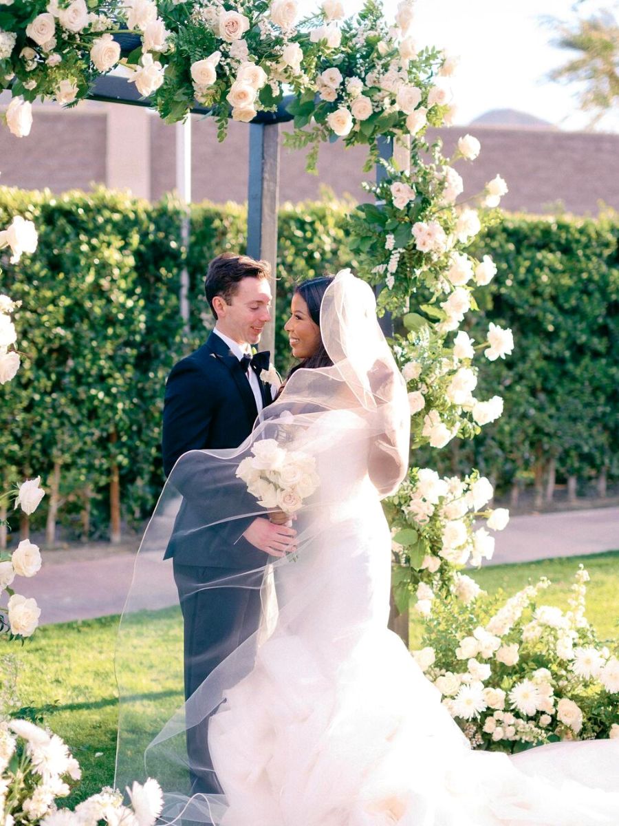 White flower decor for wedding by Lily Roden