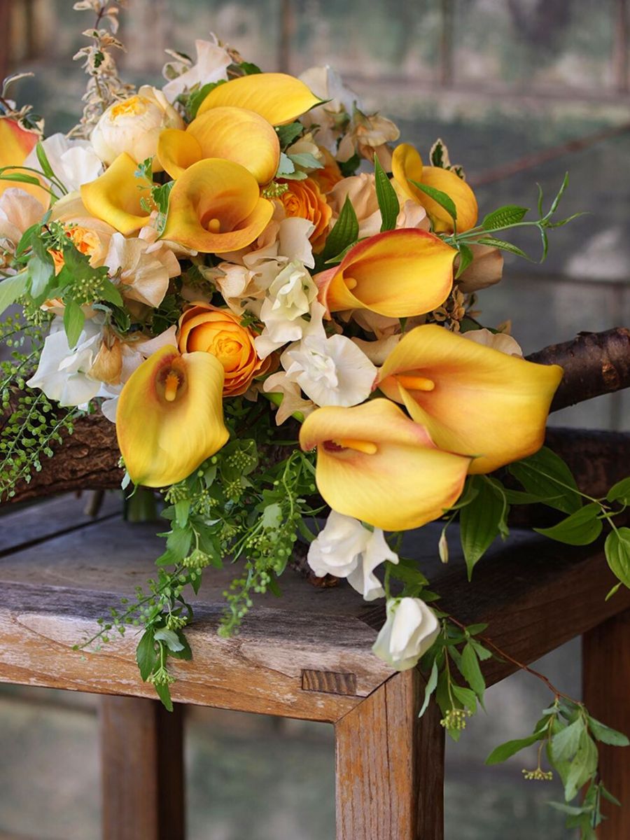 Yellow arrangement with callas for Thanksgiving