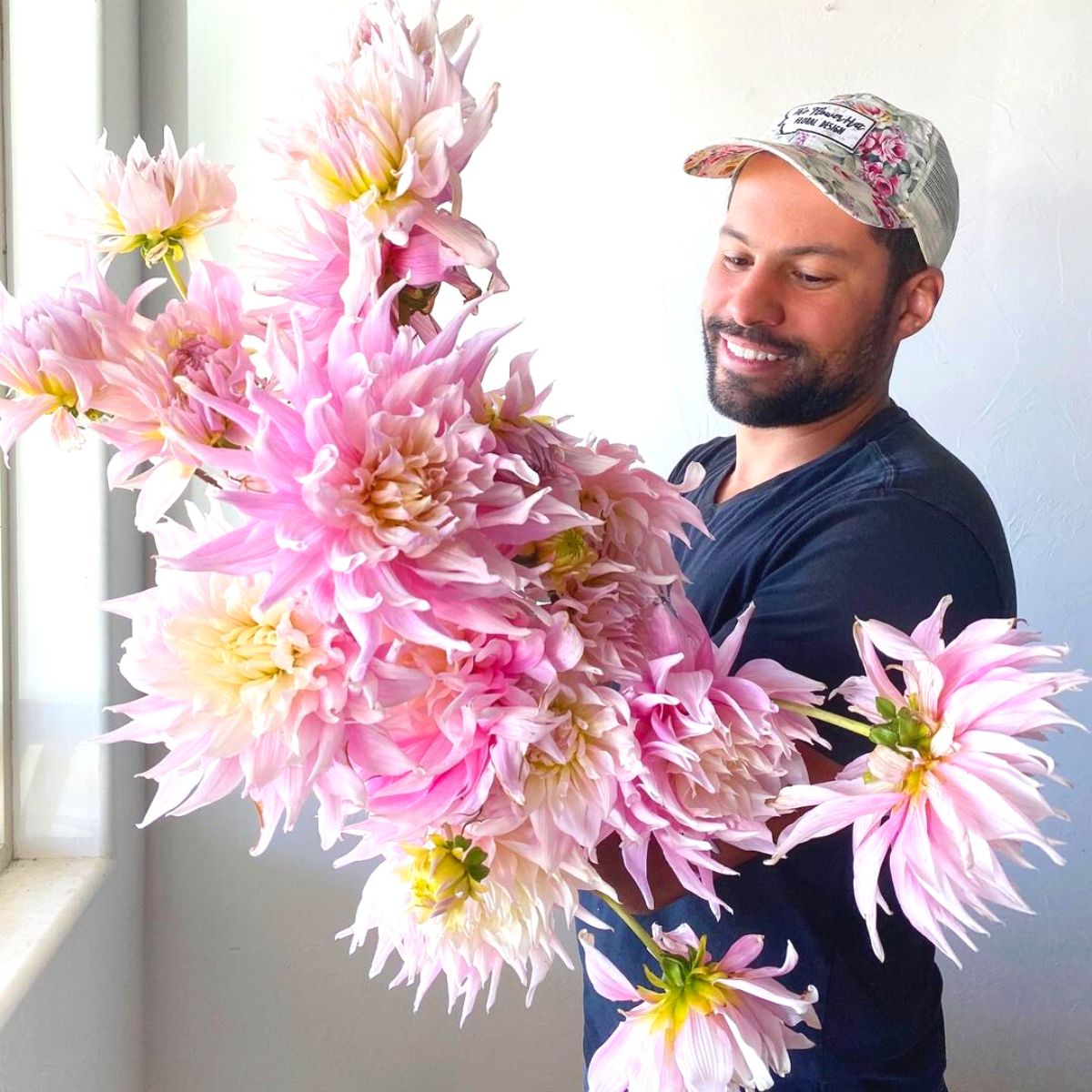 Clearview Jonas dahlias with Julio Freitas