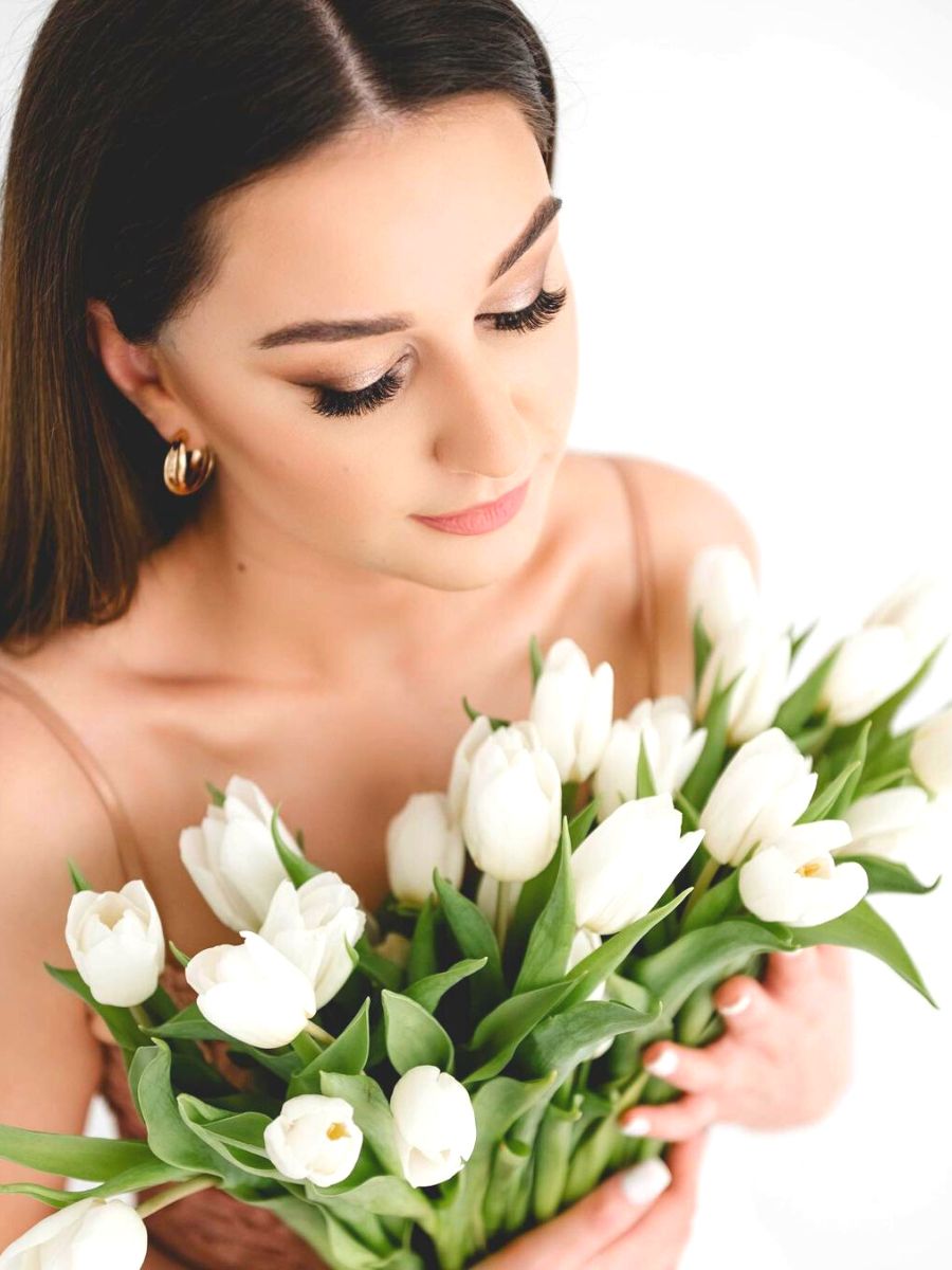 White tulips symbolism