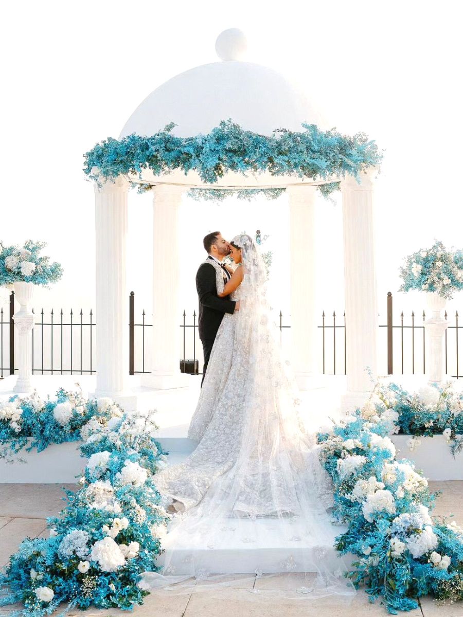 Blue and white wedding decoration with flowers
