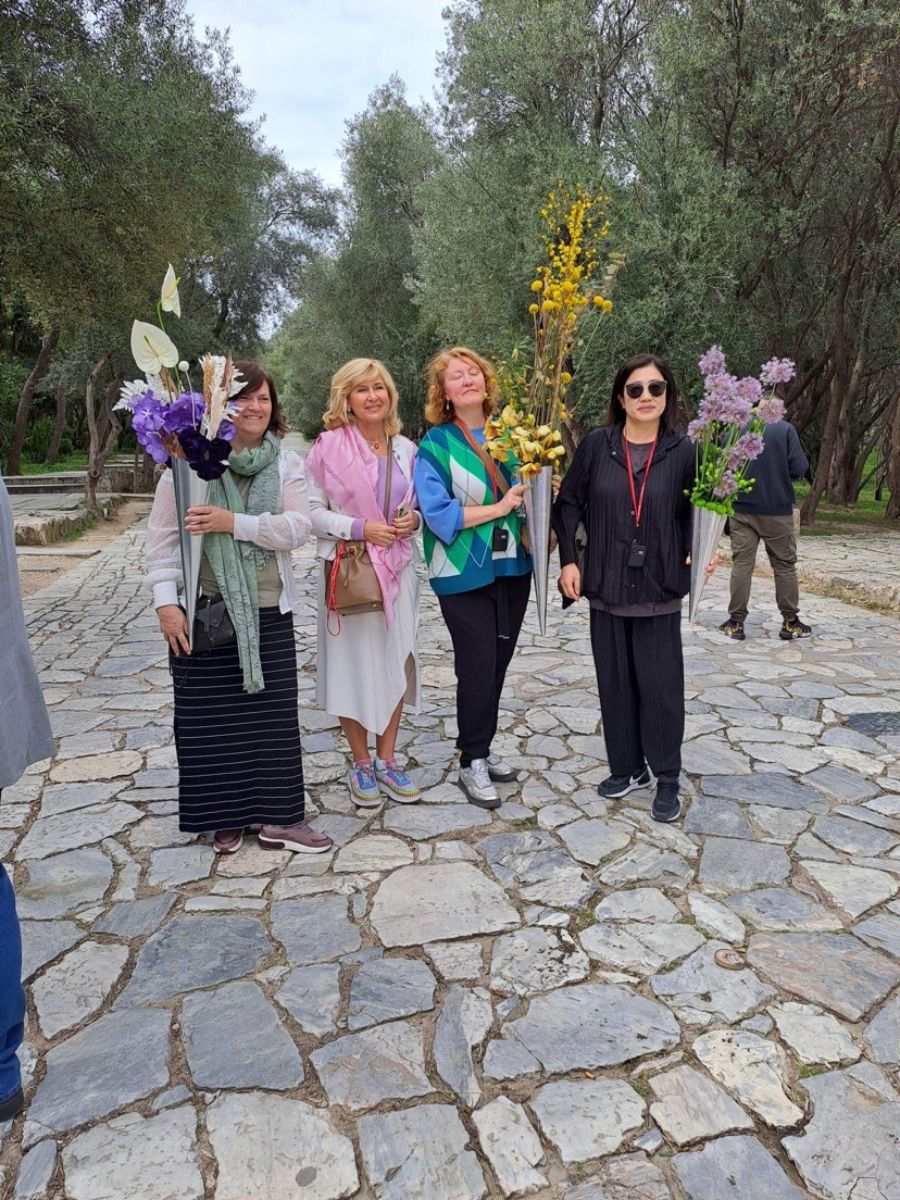 Regine Motmans Floral Connector in Greece Event Flora 