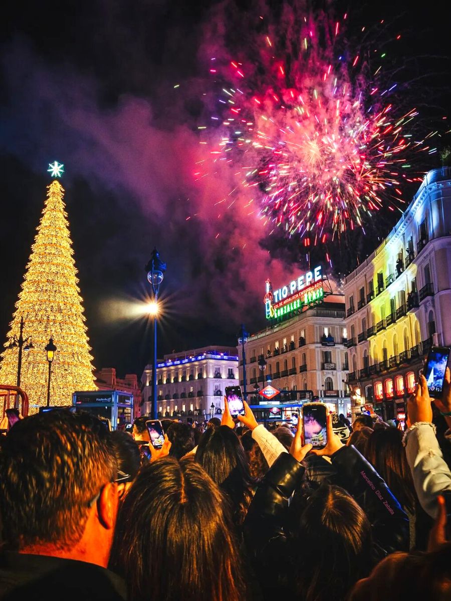 Puerta Del sol Madrid Christmas Tree celebration