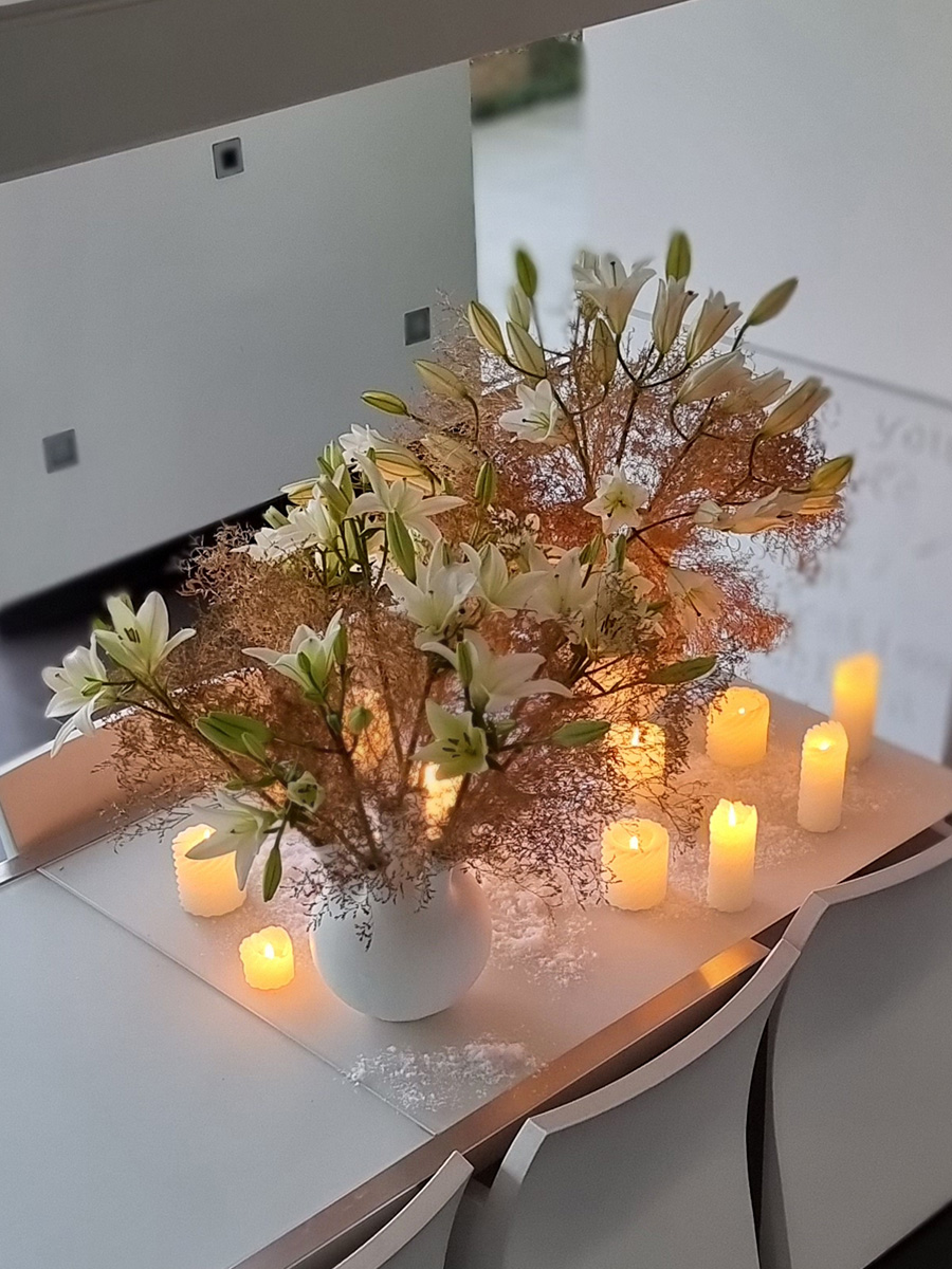 Annick Mertens white lily table design Bredefleur