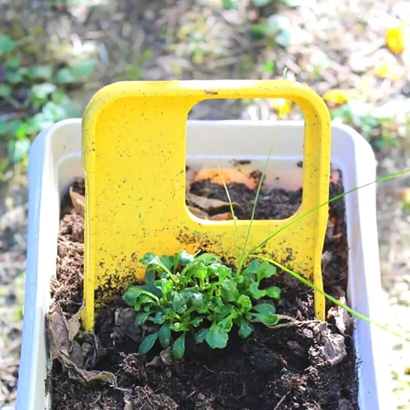 Compostable iPhone cover in yellow