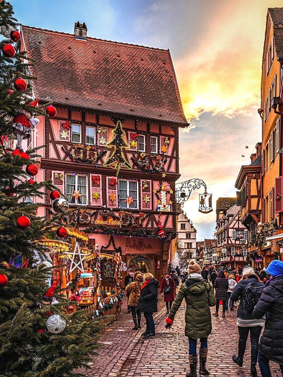 The Festive Experience of 10 Best Christmas Markets in the World ...