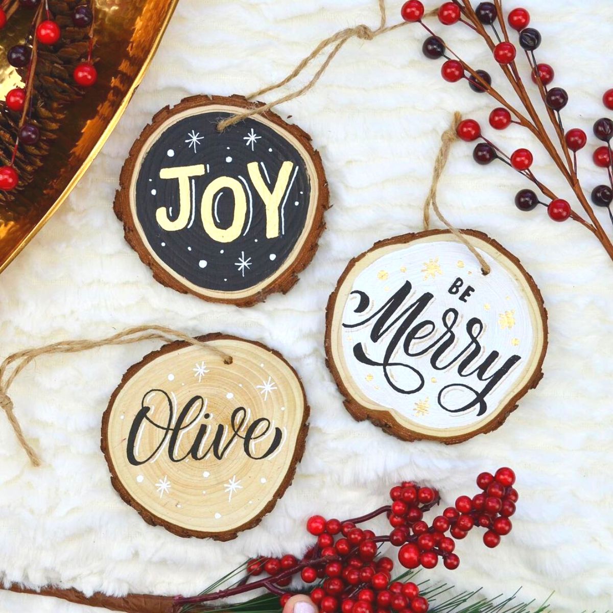 Personalized Christmas ornament trend