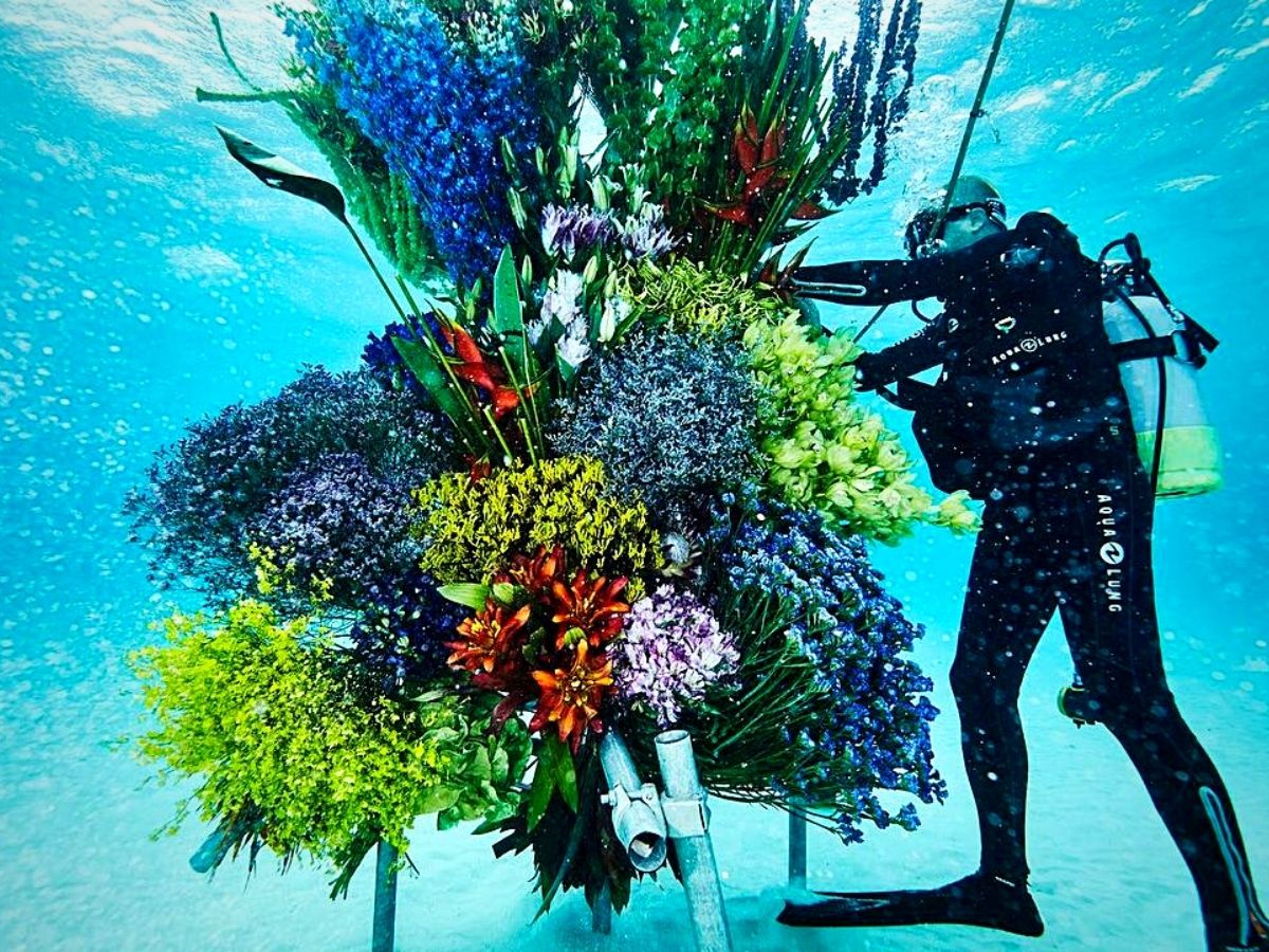 flowers deployed underwater by Azuma Makoto