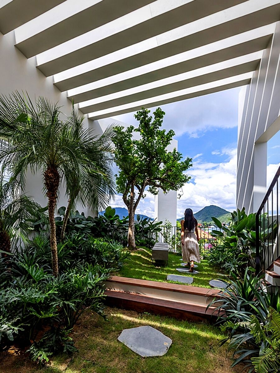 ​Vietnam's ​SkyGarden House, a Design Concept That Naturalizes Urban Dwellings