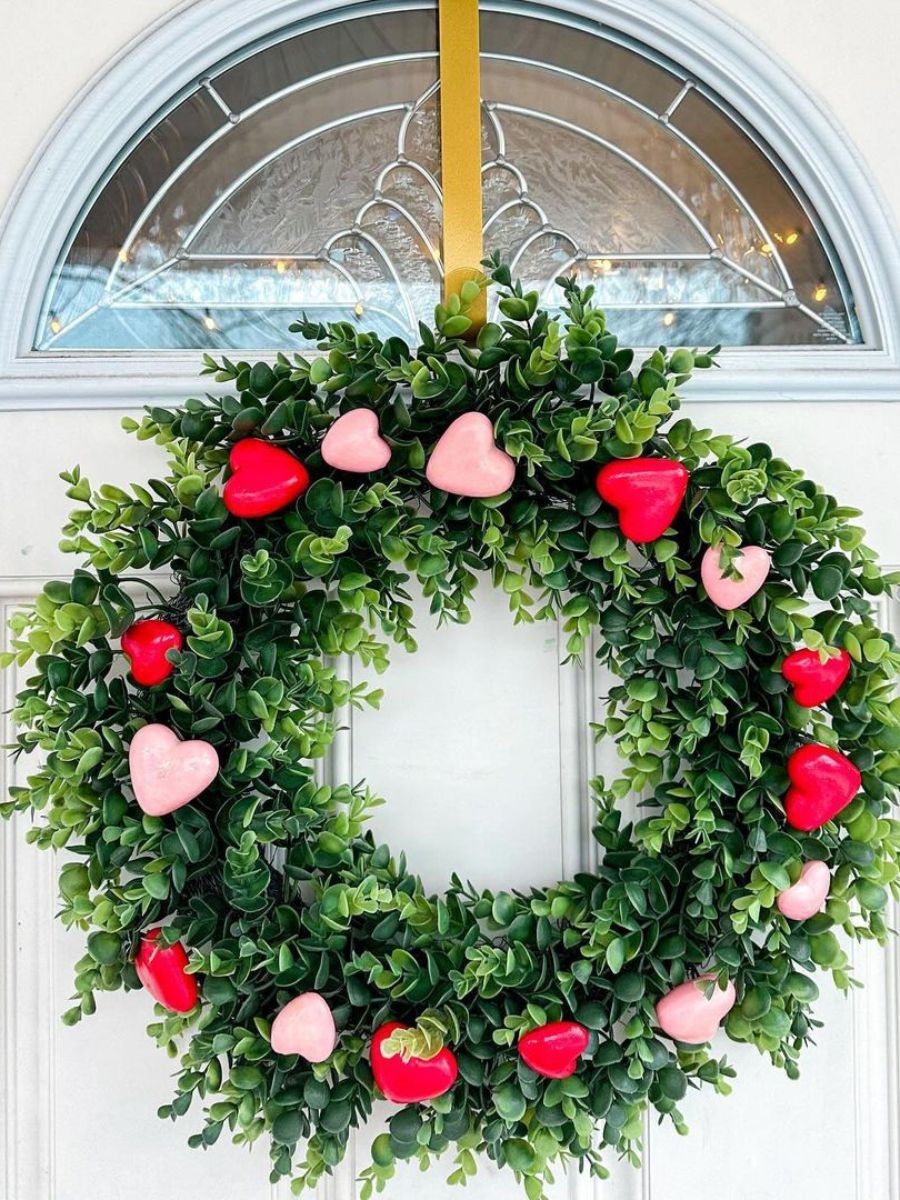 Boxwood and hearts Valentines Day wreath