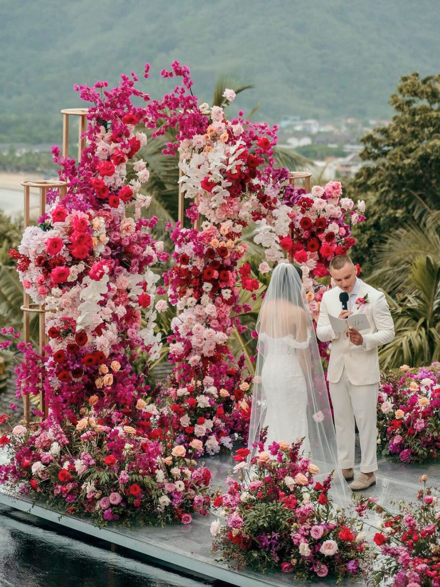 Wedding floral decor by IAMFLOWER