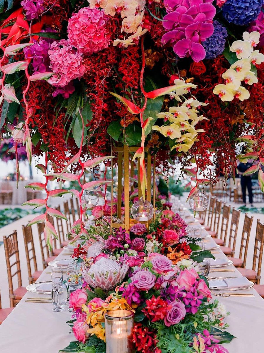 Floral wedding decor for a tropical vibe