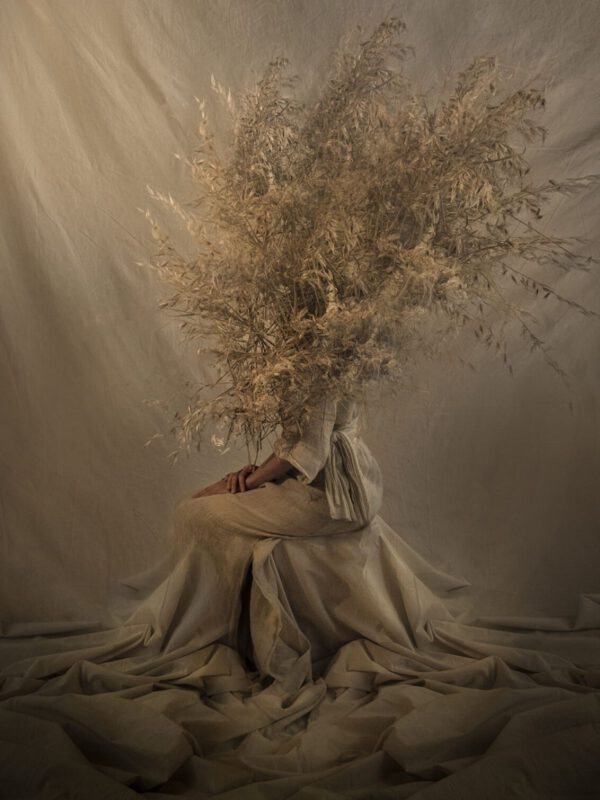Sculptural Garments Made from Organic Materials - Mono Giraud - The art tree stems out of head - article on thursd