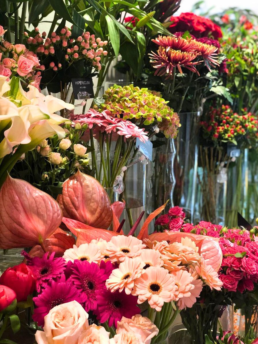 Flowers displayed at Margarita se llama mi amor