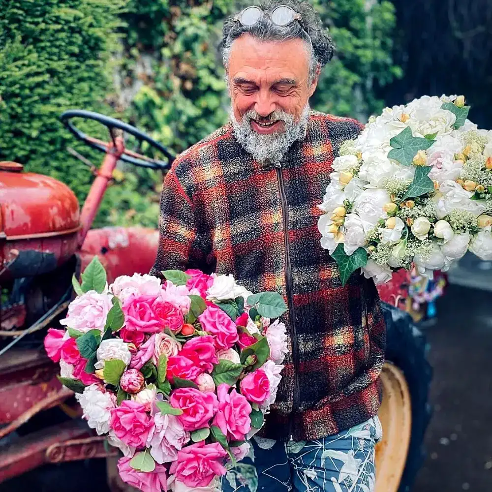 In the Heart of Paris, Luc Deschamps Creates the Most Exquisite Floral Arrangements