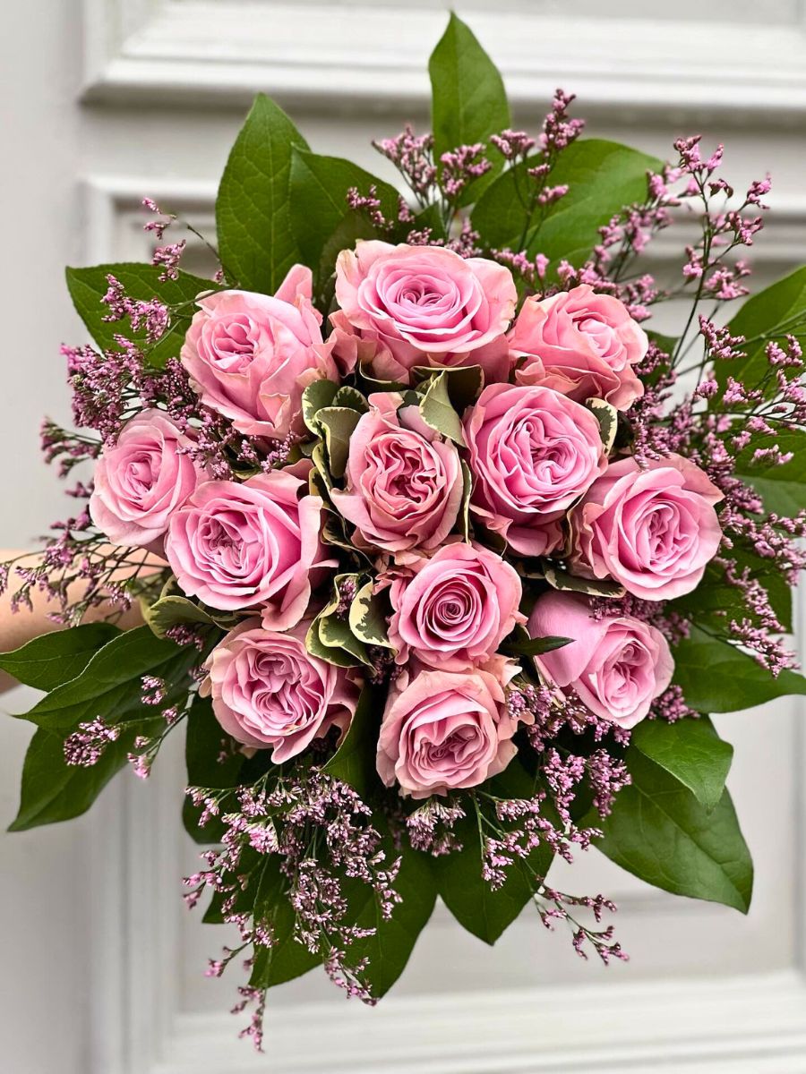 Rose Wedding Day in arrangement by Vikens Blomsterhandel