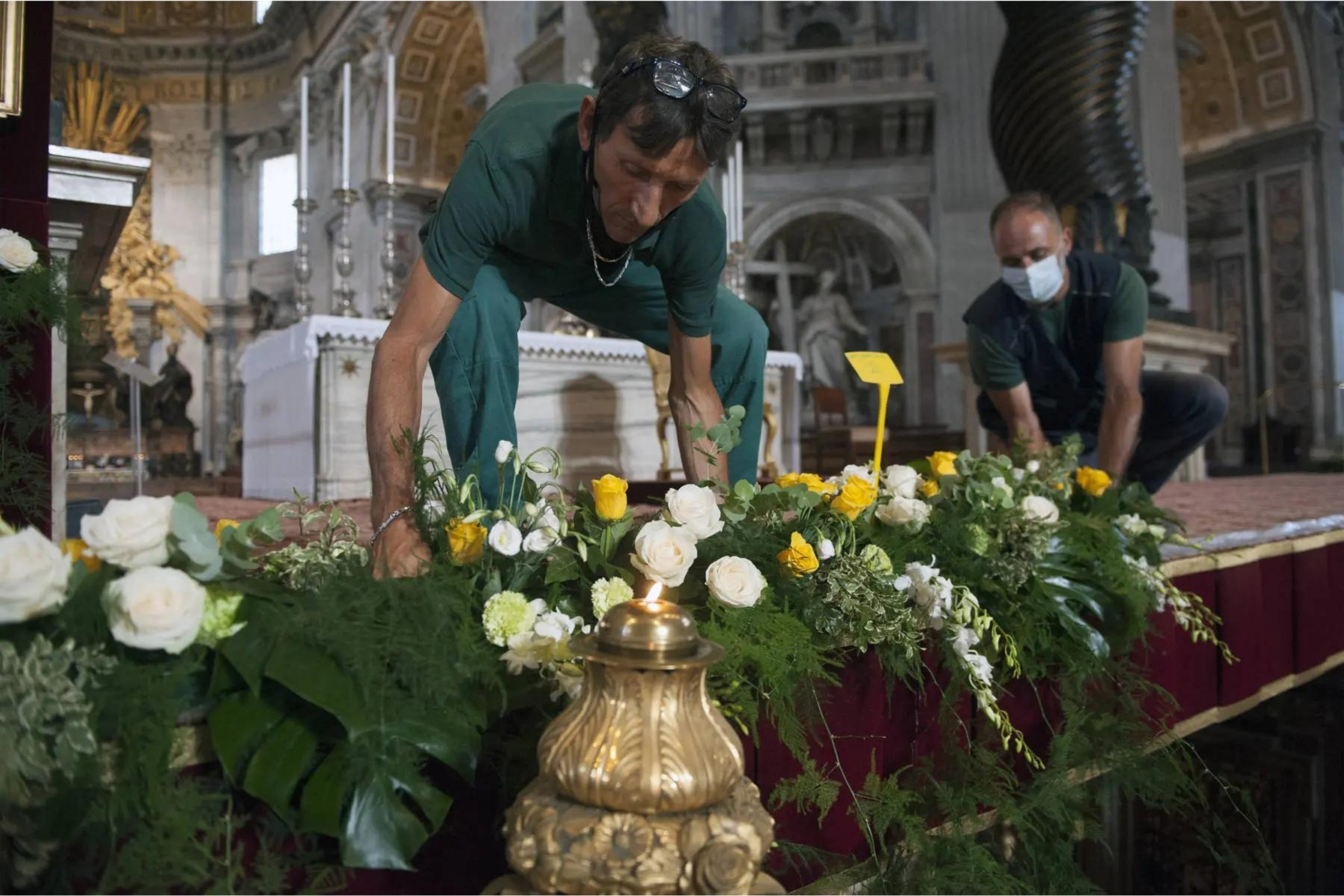 Flowers Help Deliver the Pope’s Blessing For First World Day for Grandparents and Elderly Dutch, Italian, Kenyan flowers