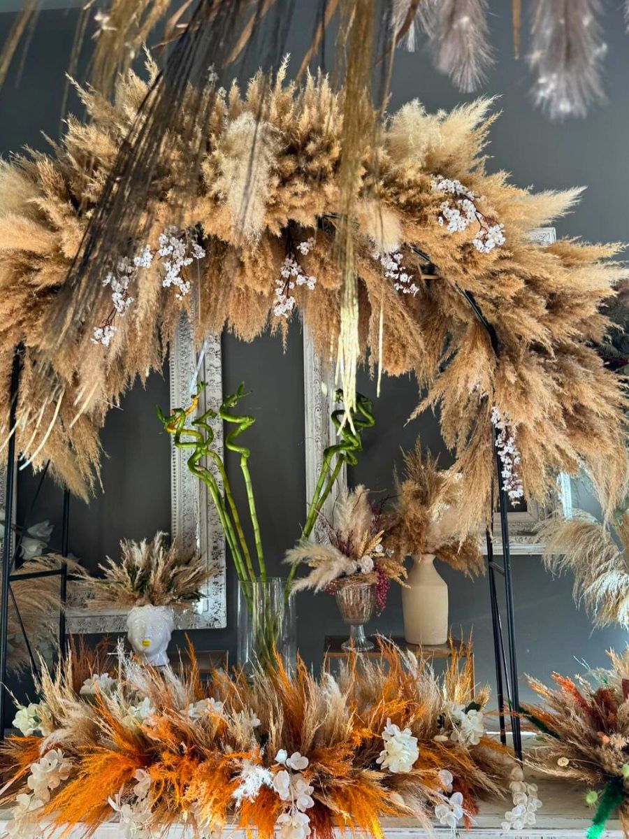 Tablecenter decor with pampas