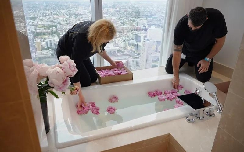 See How the Four Seasons' Floral Team Works Behind the Scenes Hotel Room Flowers