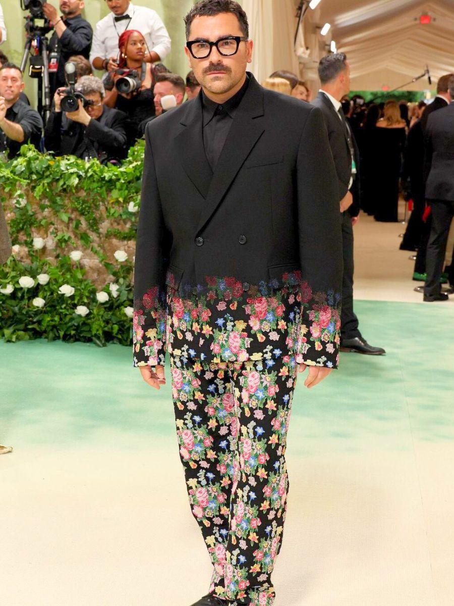 Dan Levy with a floral suit at the Met Gala