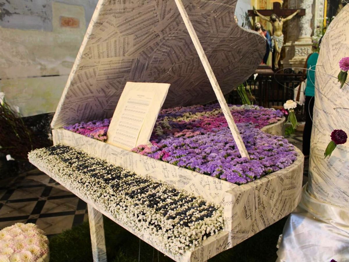 Floral Piano with Statice and Gypsophila