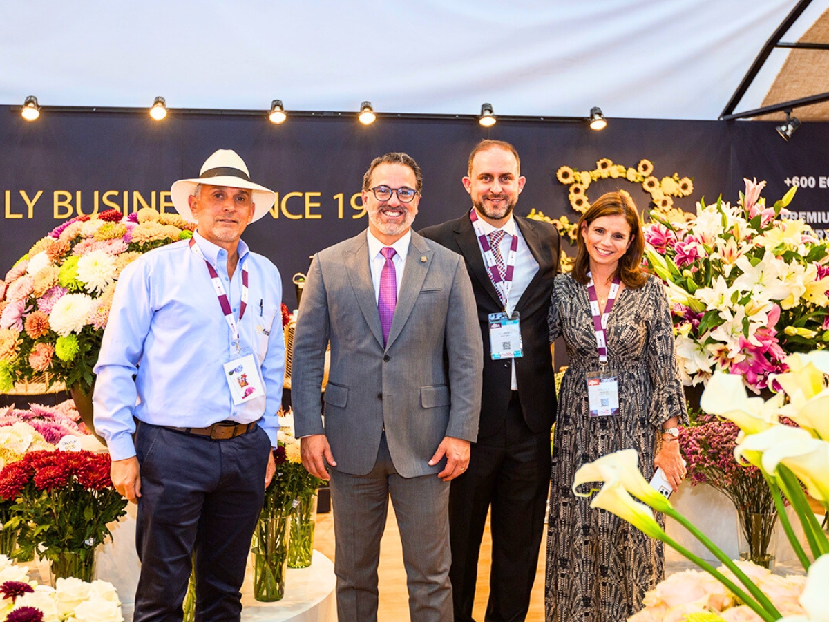 Networking and connections at Expo Flor