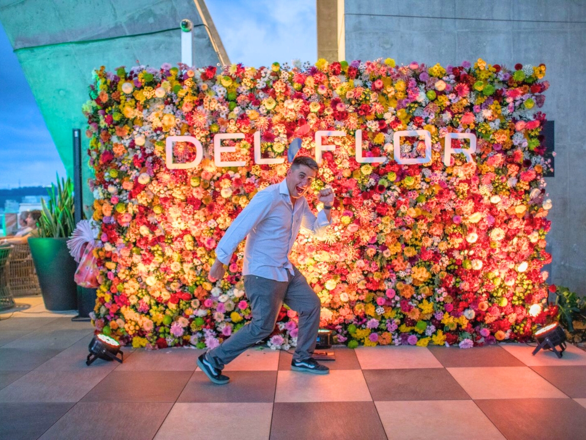 Deliflor flower wall by Shallima Turizo