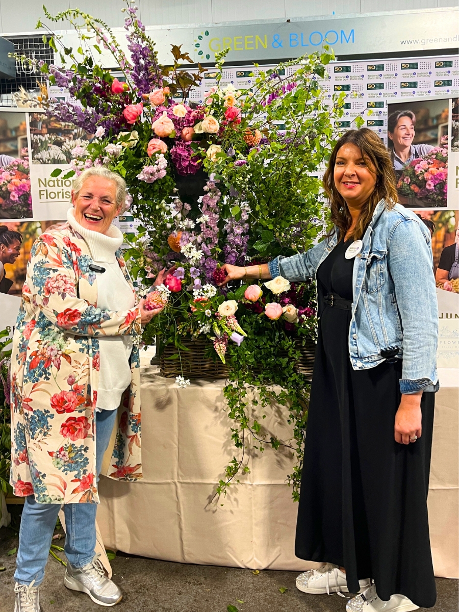 Caroline with Elaine Graham of Pesh Flowers at the New Covent Garden demonstration