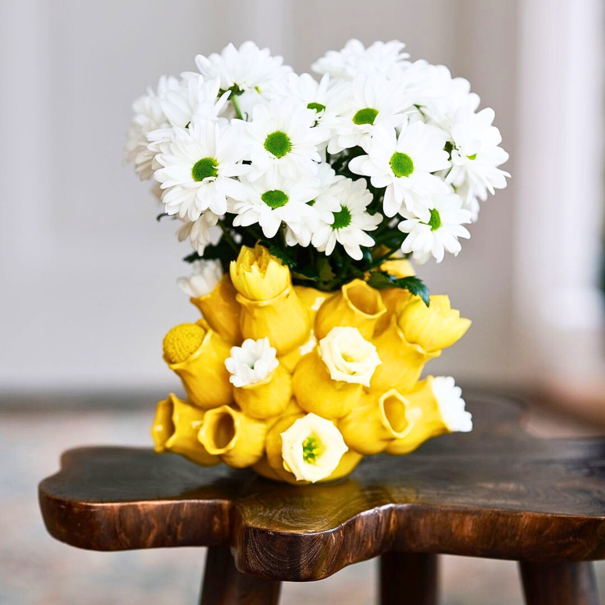 A summery decoration using Chrysanthemum Chic