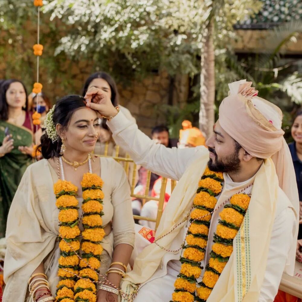 varmala in an Indian wedding