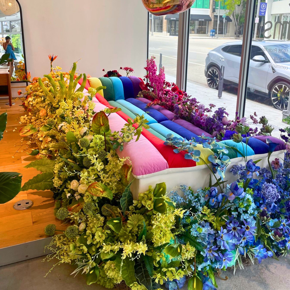 Pride month flower decor by Floriconvento Flowers