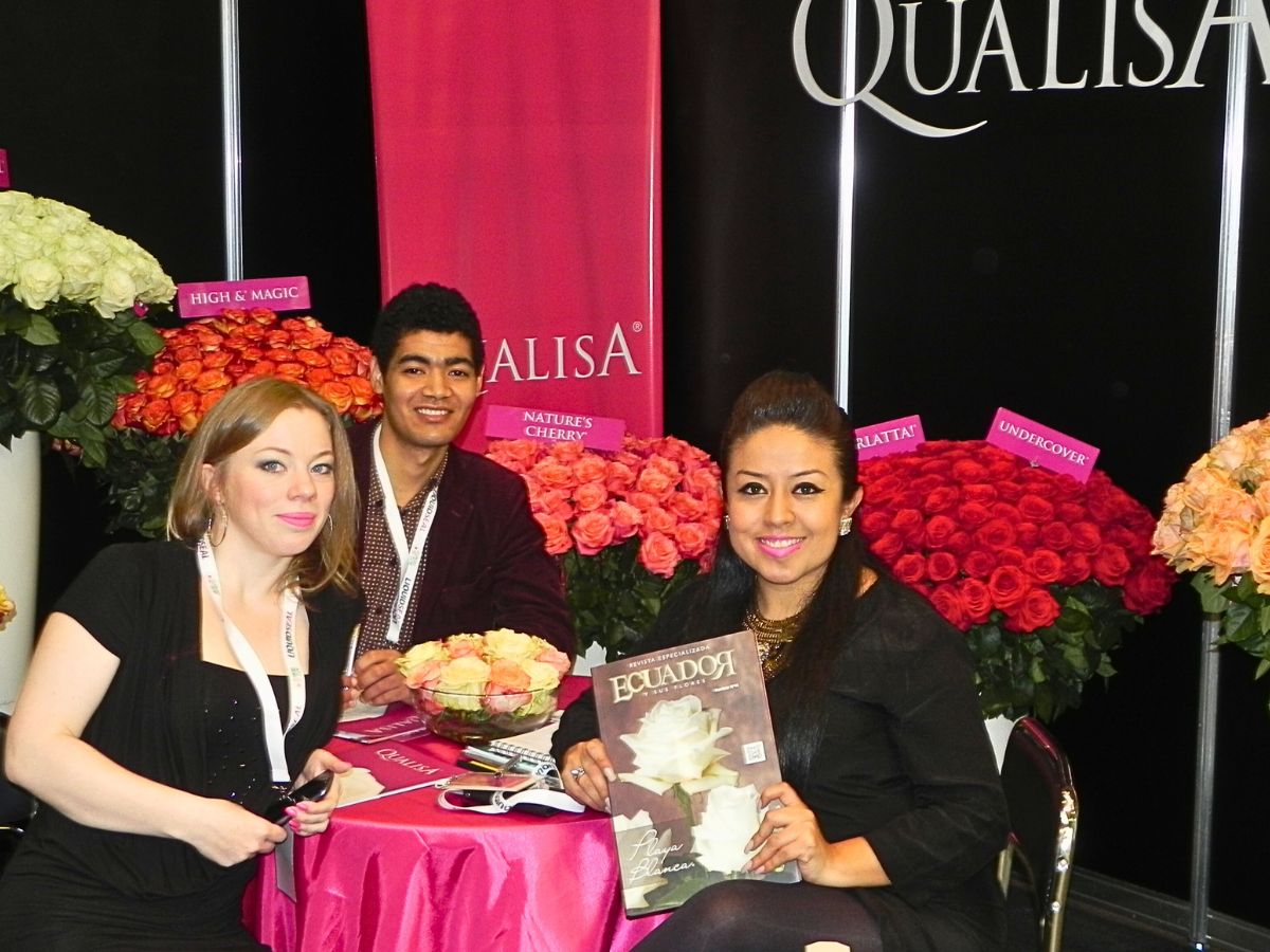 Qualisa receiving magazine Ecuador y sus Flores