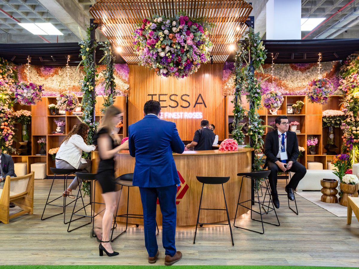 Tessa stand at Expo Flor