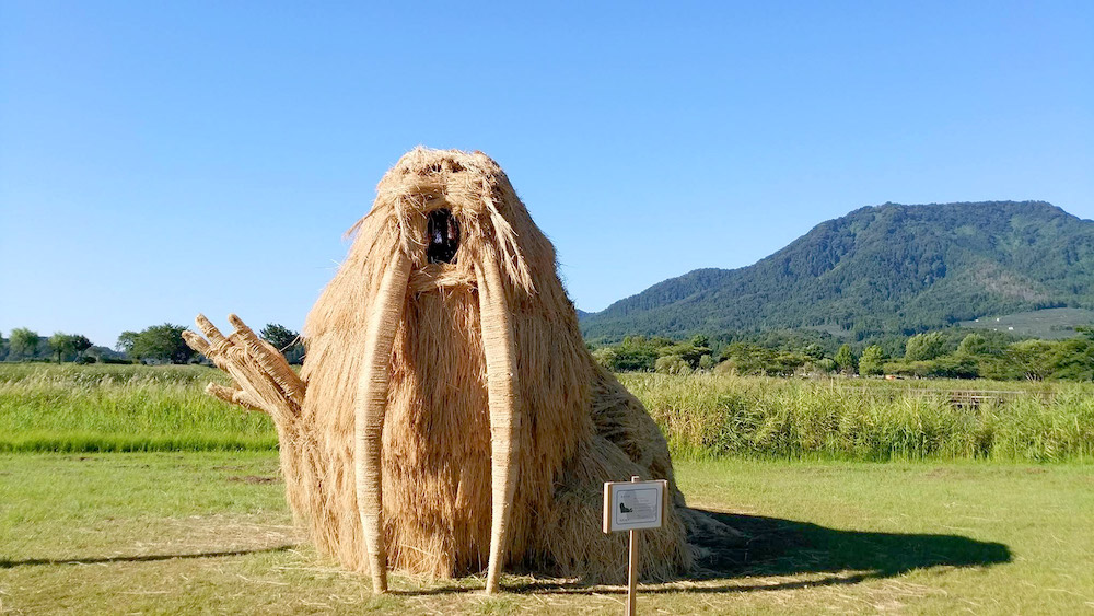 Giant Straw Animals Invade Japanese Fields After Rice Harvest And They Are  Absolutely Badass