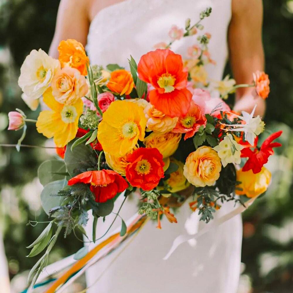 Poppy bouquet in August by Adore You Events.