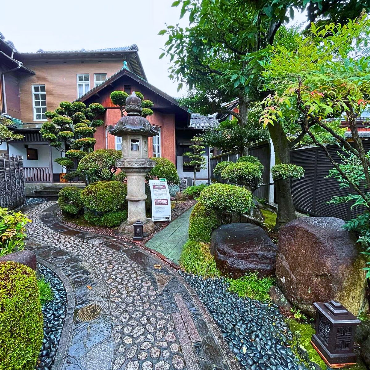 Tsubo Niwa, Small Pockets of Nature Added to Architecture