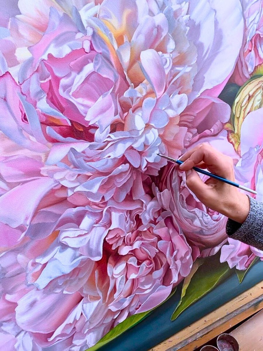 Maria Marta Morelli and Her Fascination With Bringing Flowers Like Peonies to Life on Canvas