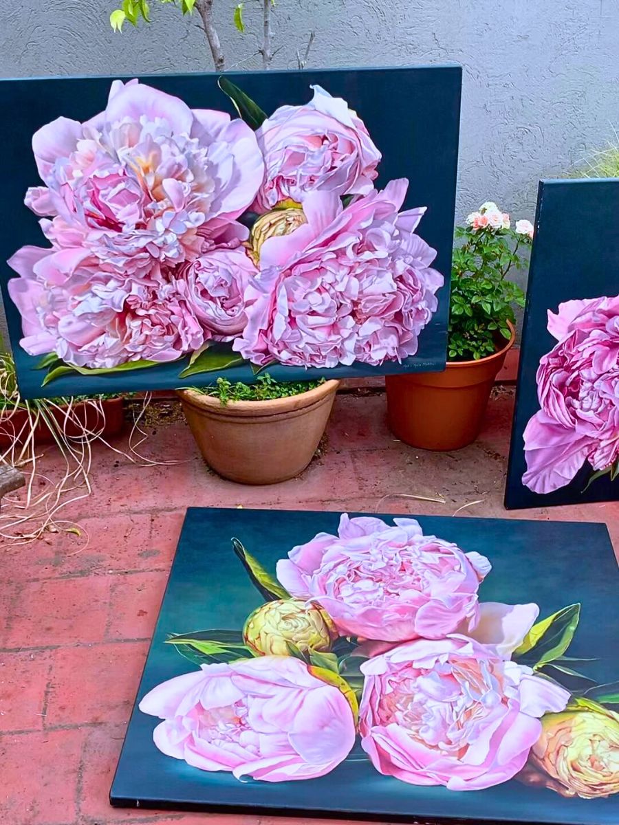 Maria Marta Morelli and Her Fascination With Bringing Flowers Like Peonies to Life on Canvas