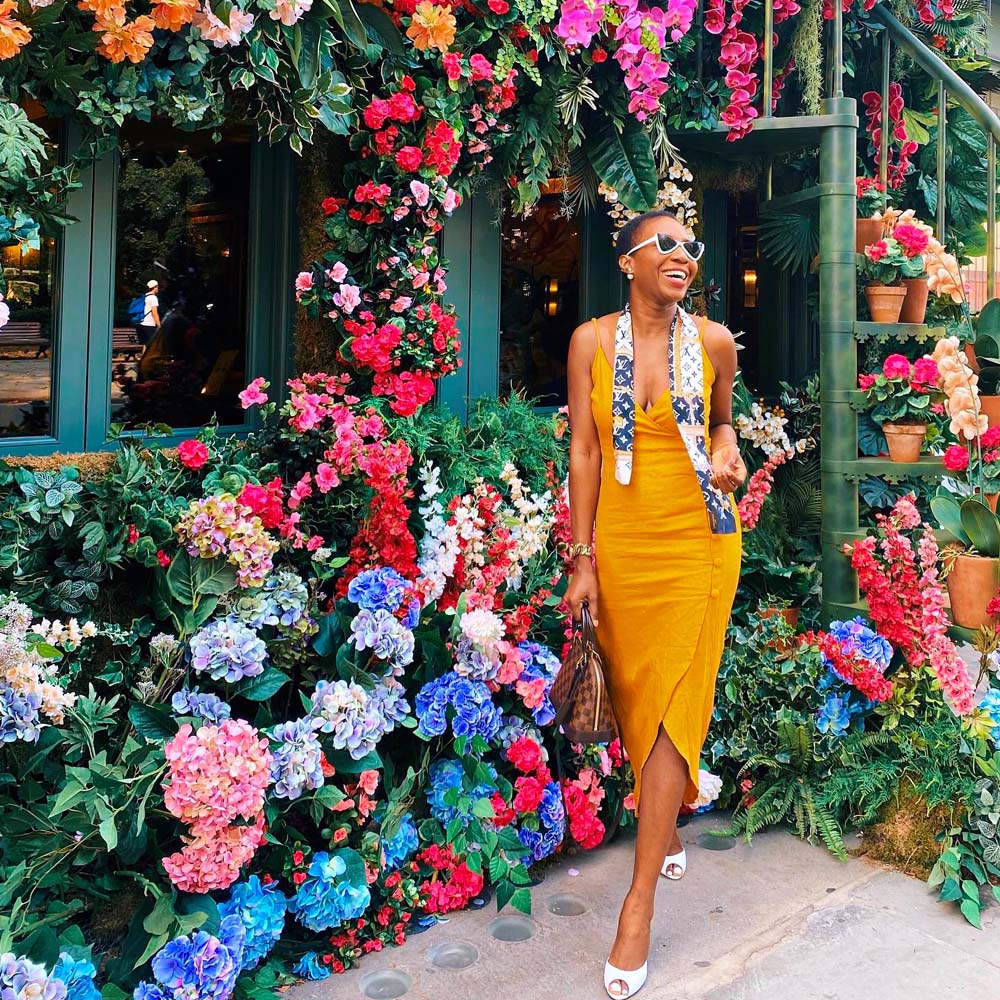 Lady in yellow dress at Chelsea Ivy