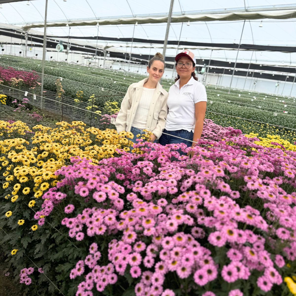 Melissa and Veronica Hernandez at Deliflor