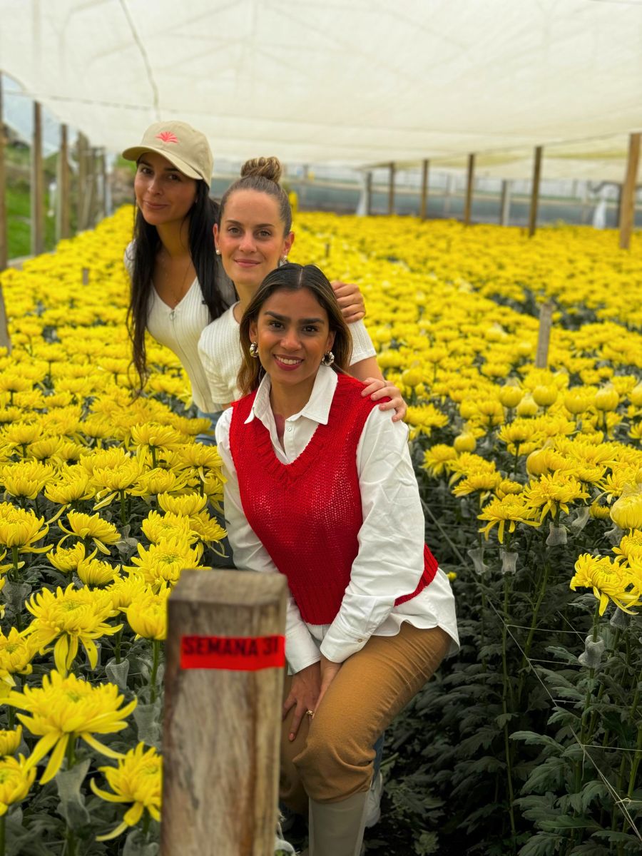 Melissa and Shallima visiting El Capiro farms