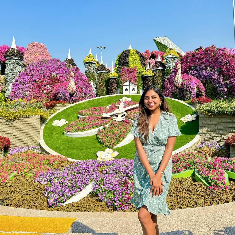 Lady standing at Al alin garden