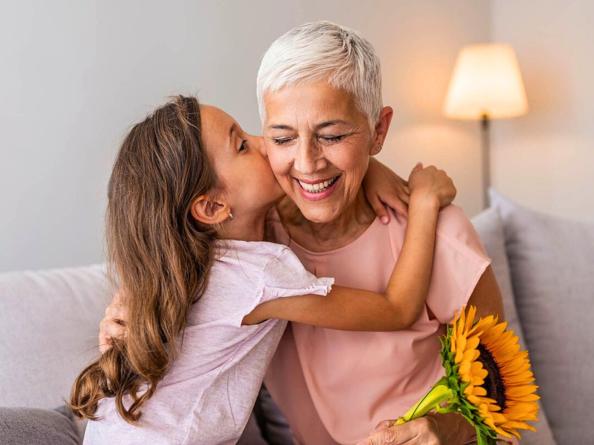 Gifting grandma a sunflower for Grandparents Day