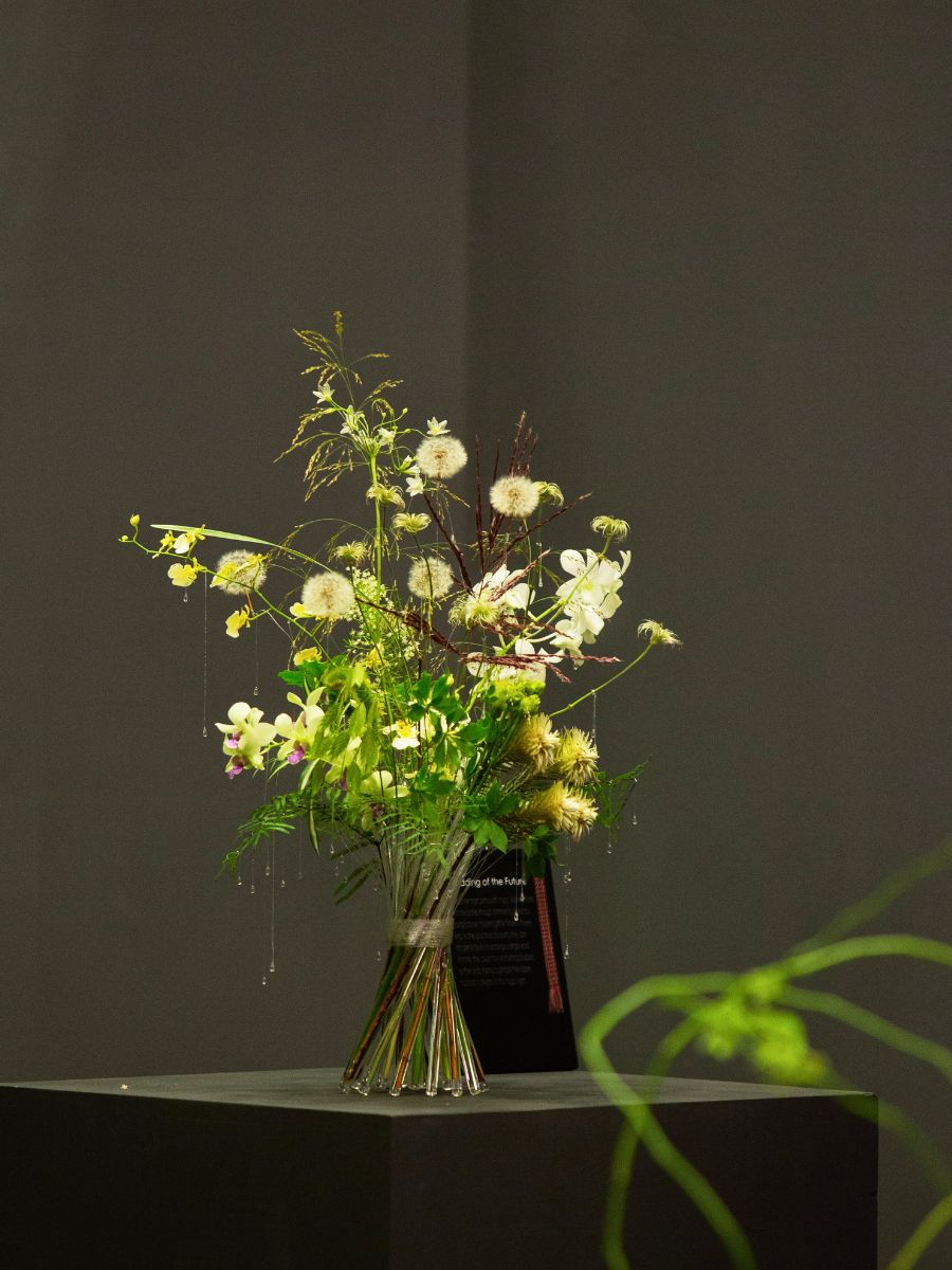 Bridal Bouquet Floral Windows to the World Championship Singapore Design by Ahti Lyra Photo by Alex Choi